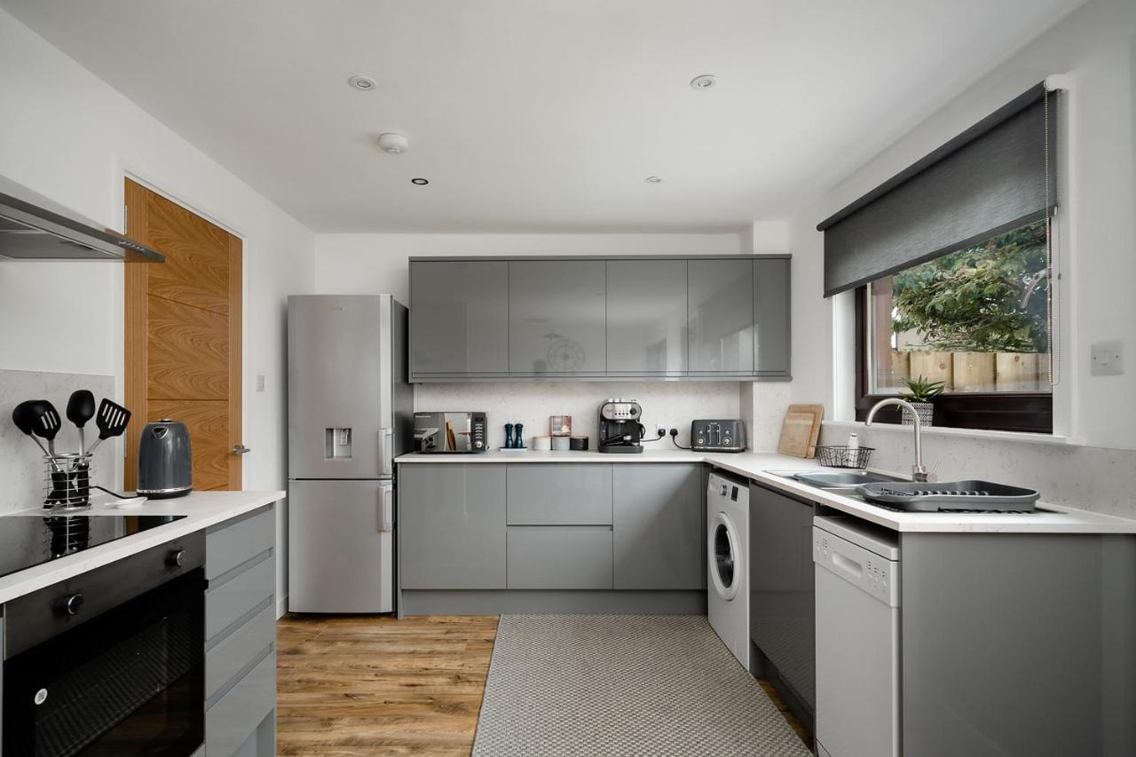 Ness Riverfront Holiday Home - City Centre Inverness Exterior photo